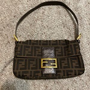 READ DESCRIPTION - Fendi bag